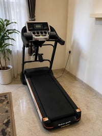 � للبيع جهاز سير كهربائي (Treadmill) الحالة: ممتازة جدًا استخدام خفيف ...