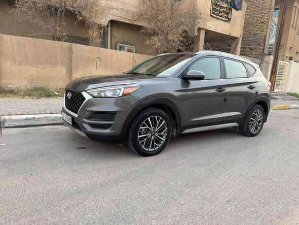 مكلف بالنشر 
للبيع 
السلام عليكم 
توسان ٢٠٢٠
ماشيه ٤٨ ميل
حادثها فقط جنطه خلفيه مبدله وقليل صبغ بالتكمه بدون لغد بدون شاصي بدون ايرباك 
السيارة فووول مواصفات عدا الفتحه 
كشن كهرباء تدفى تبريد 
تحكمات 
مكينه ٢٤٠٠
فور ويل 
سايد بريك بصمه 
بصمه مع بصمه ابواب مع جنطه
تبريد قطعتين
شاشه كبيره مع كافه تفاصيلها
كامره ٣٦٠ درجه
السعر ١٨٠ ورقه وبيها مجال
للاستفسار ***********
بغداد حي الجامعة بغداد
