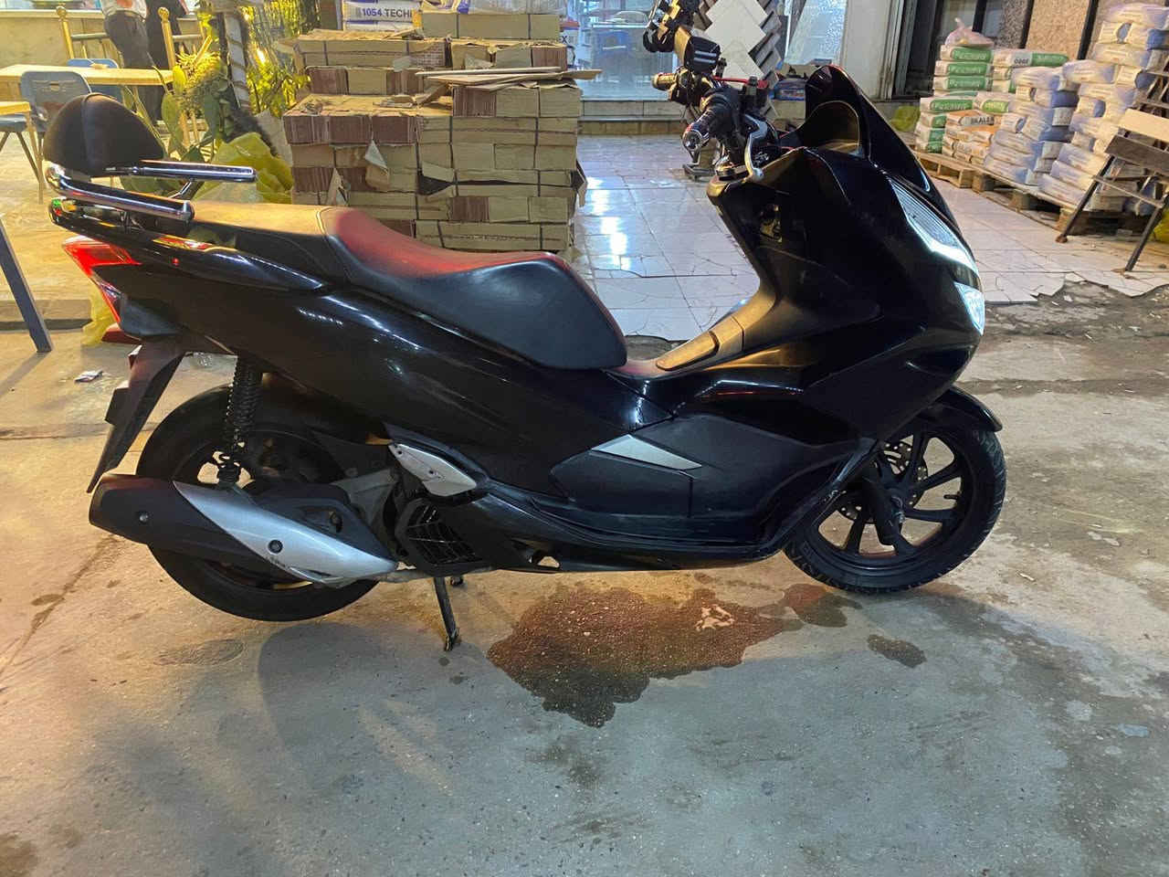 السلام عليكم بي سي اكس جيل الثالث وارد كوري محرك 125cدراجة كفالة عامة اي نقص ما بيهة  محرك نعومة فول كفرات كلش حلوة شلعة معدل فول كهربائيات كلة شغال محرك ما مدود علية سبانة دبلات جدد ماشة 19 الف السعر 14$بيهة مجال العنوان بغداد جكوك مقابل البانزيخانة ***********
