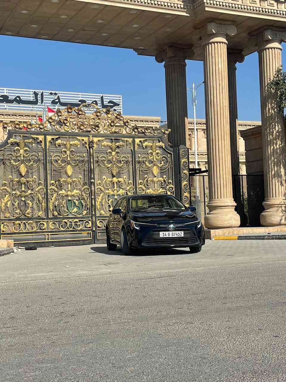 كورلا هايبرد 2023 ياباني اصلي لا تركي و لا صيني 
بدون ايرباك 
بدون شاصي 
رقم بصره 
حره ب اسمي 
الحادث موضح بالصور 
ماشيه60الف ميل و قابل للزيادة 
رقم الهاتف***********
العنوان البصره -المعقل
سعرها مناسب
