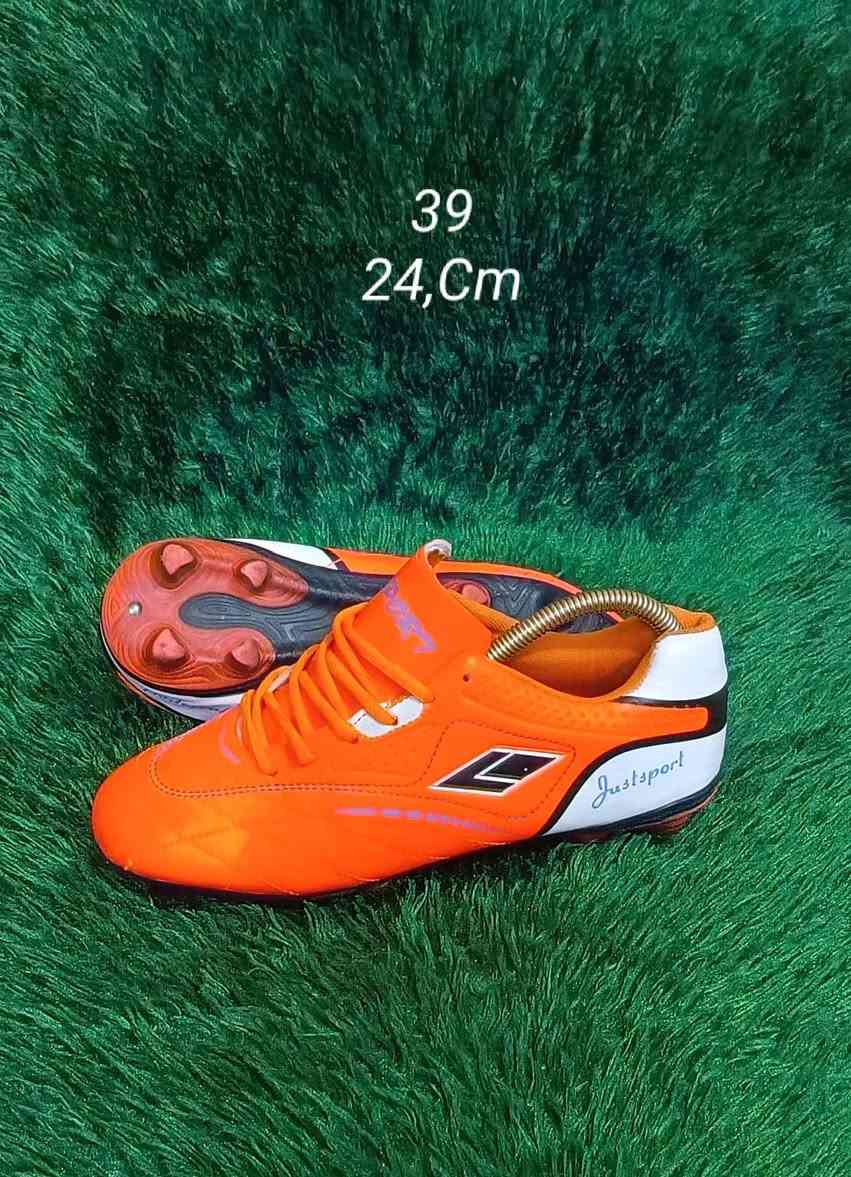 👟رسمي  تران شوز واحذية قدم 
اووربي اصلي  مستخدم  قياسات مختلفه 
لمعرفة الاسعار راسل الحساب 📱💐 
***********يوجد توصيل جميع المحافظات 🚛
