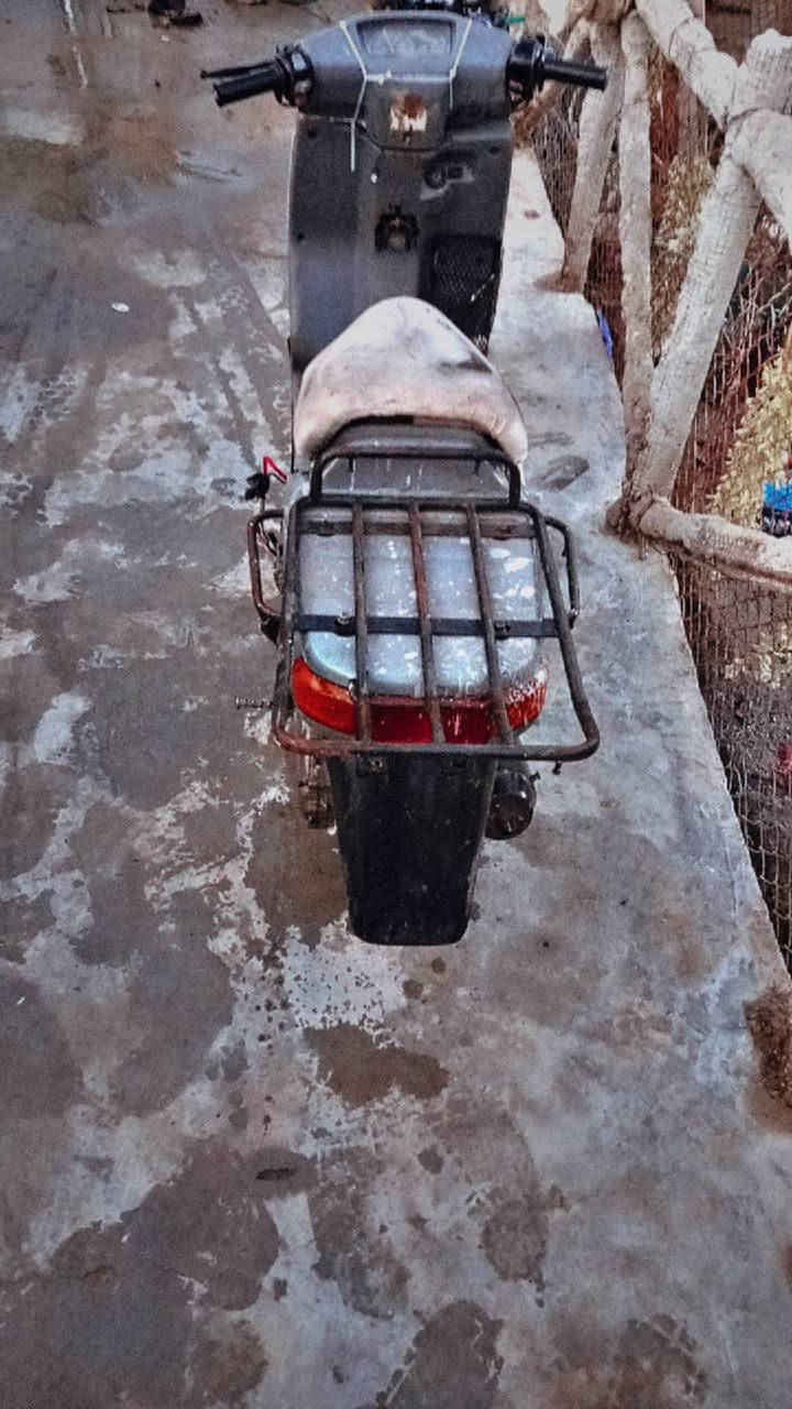 السلام عليكم دراجه بيكم للبيع تركتهه ورجعتلهه متشتغل بس اني ابيعلك كوم حديد الشوته موجوده السعر 60قفلل المكان الراشديه مال الحسينيه الاتصال على الرقم ***********
