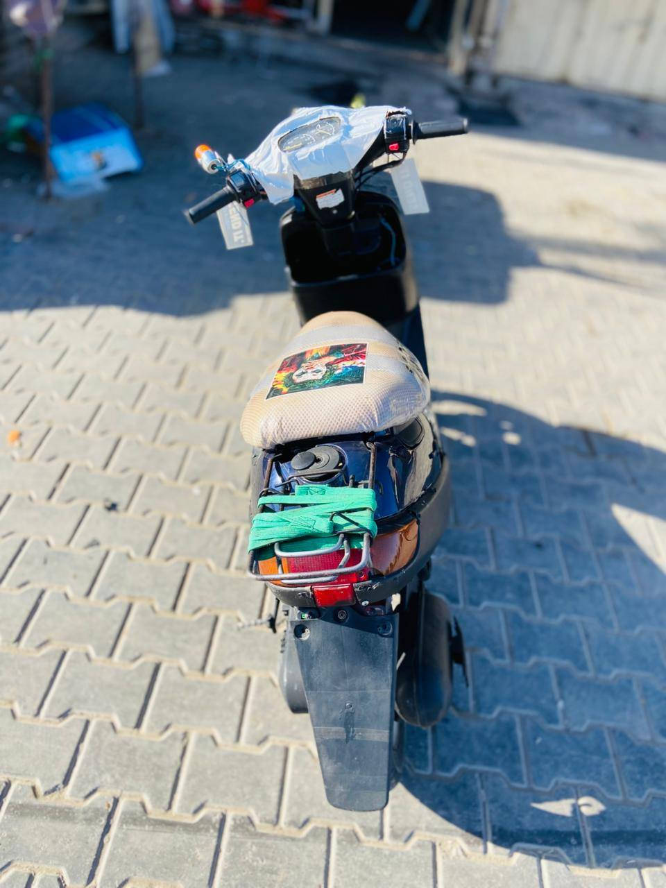 سلام عليكم شباب هاي دراجه للبيع
بيع مستعجل دراجه مجفته مره وحده دراجه كامله كهربائيات مابيها نقص بس باتري امانت الله لباقي كله جديد سعرها ١٩٠ وبيها مجال حك جيه للاستفسار ***********  مكاني امن داخلي
