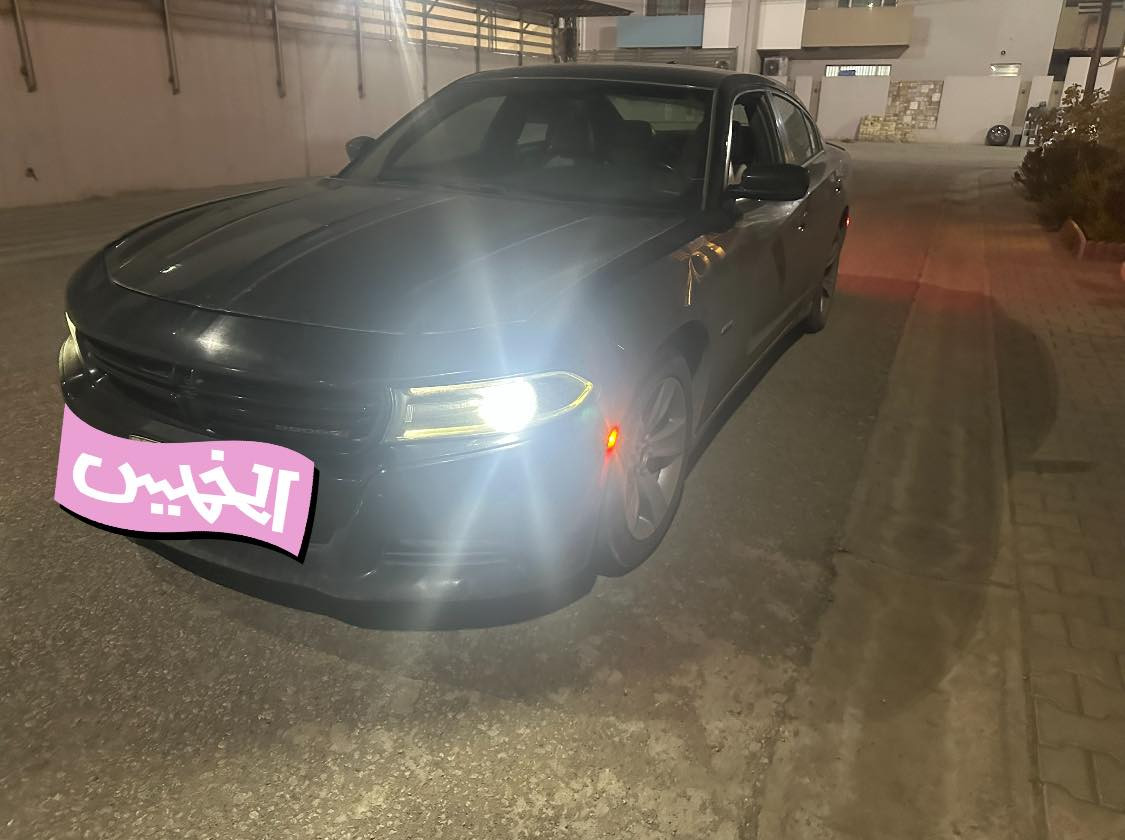 جارجر 2017 بدون كص مكفوله من كلشي بيهه بس جاملغ و بنيد مبدل الباقي كله بلادي مكفول بيع فقط السعر 100 وبيهه مجال حك الجيه واكدر اوصلهه الك لاي مكان تريده مراسله على الواتساب ***********
