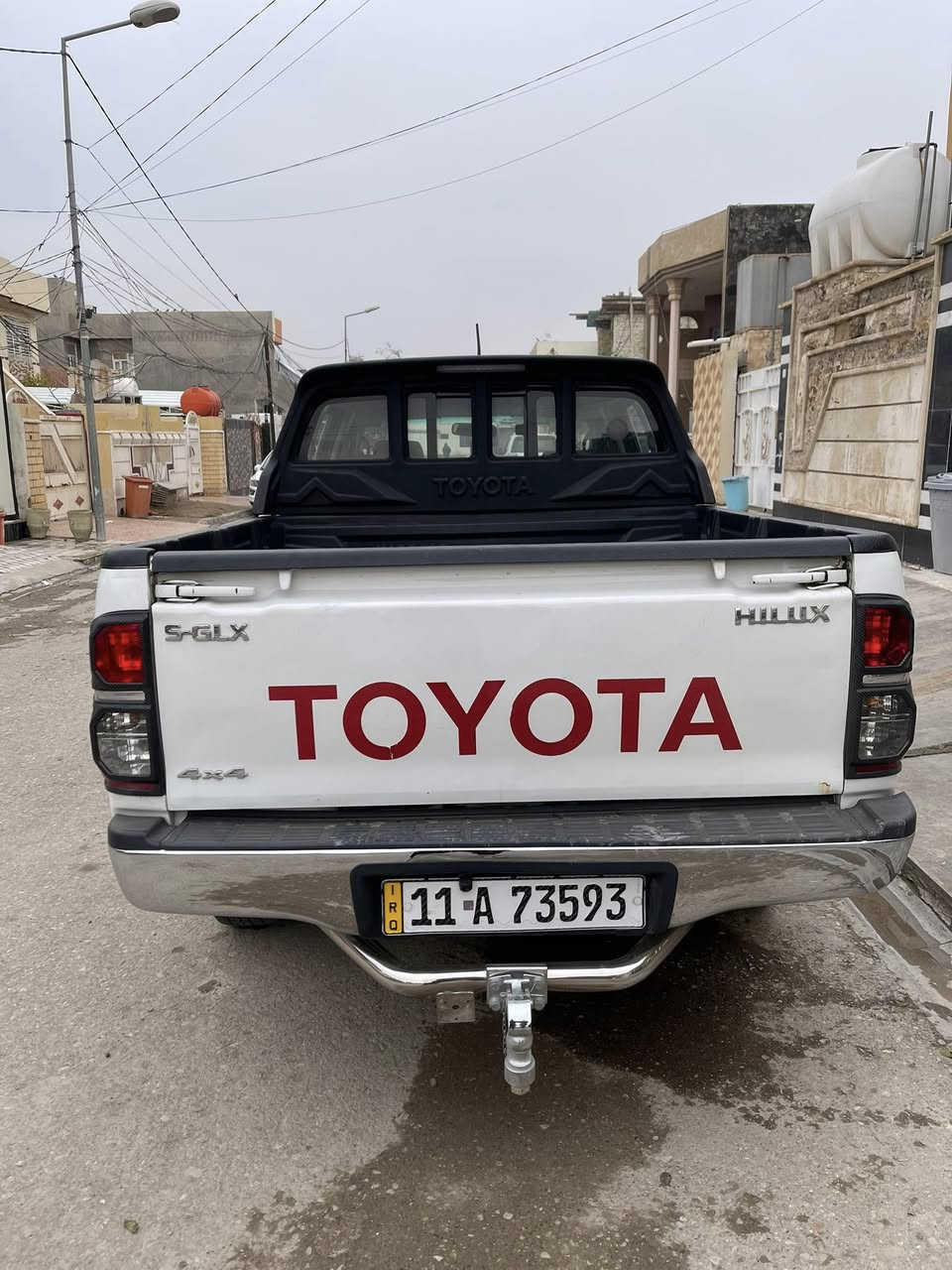 تيوتا هايلوكس (٢٠١٢) كويتي ام البطل اوتماتيك جديدة السيارة مكفول كفاله رقم بغداد دولي كله جديد صدر جديد مابيها نقص كلشي ماشية(١٨٦)الف حقيقي 
مكاني ديالى بعقوبة السعر (١٩٥) وبيها مجال
***********
