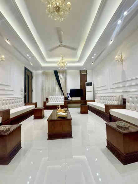 #إعلان رقم (180)

 // حي ال 36 النفط مقابل سايدين شارع 30  //

 #تفاصيل

1-دار للبيع منطقة _ ال 36 _ موقع جيد بناء حديث
    شغل هندسي مودرن _ بناء 2024

2-المساحة _220_ م _ مقابل خدمات ثاني بيت عن شارع _ 30 

3-طابقين يحتوي الدار على _5 _ غرف نوم 
الطابق الارضي متكامل 
والطابق الاول كذالك متكامل 
مثل ماموضح بالصور
 

#ملاحضه _ مطلوب _60 _ مليون للاسكان 

  
 
#الاستفسار اكثر مراجعة مكتبنا او مراسلة الصفحة او الاتصال على الرقم ادناه 

#العراق _ السماوة _حي العسكري _ قرب جامع الامام علي (ع)

رقم المكتب_ ***********_ سيد ولاء
                      _***********_  ابو حسين

#الخارطة للاستثمار العقاري #
        _خدمات عقارية_
