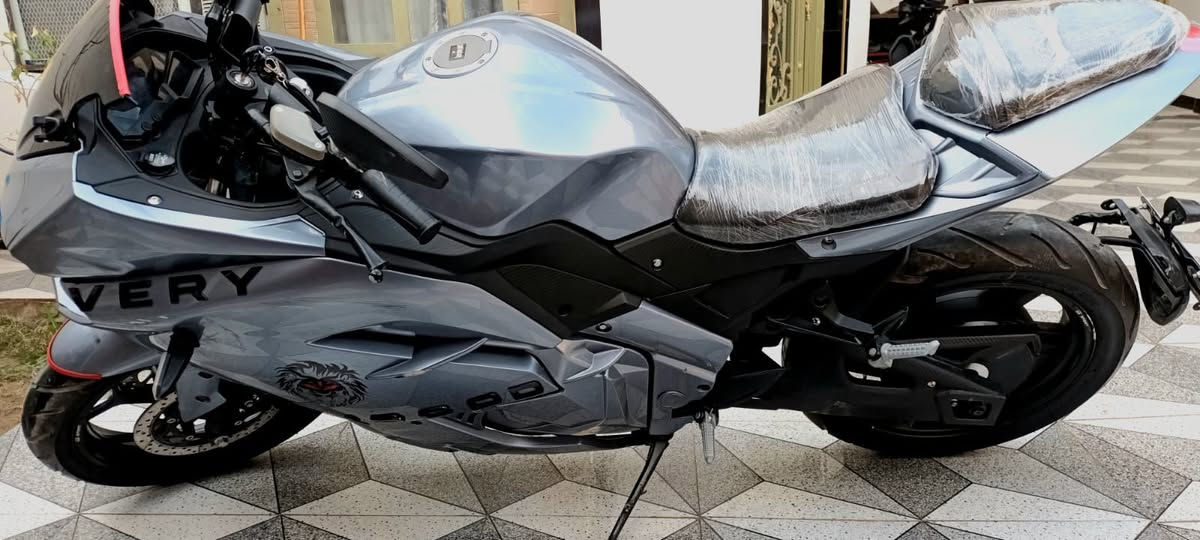 للبيع بطحه شحن  موديل 25 نظيف كلشي
 6بطاريات مصطره مستخدم شهرين 
فول كله عل فحص نظام اسبورت السعر مليون 650وبي مجال عنواني مقابيل مول الفلوجه 
***********
***********
