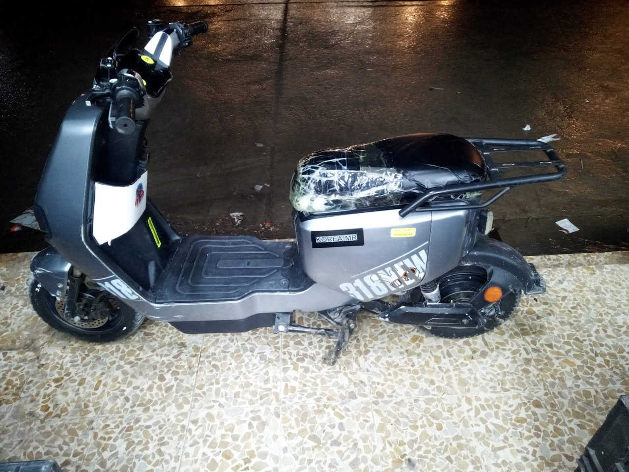 اسلام عليكم ورحمة الله وبركاته
عندي ماطور شحن للبيع ويرهم مراوسا اش عندك نزل
مواصفات معروفه 
اسم الماطور 318 رياضي لو اسبورت 
6 بطاريات دبل مو عاديات انطيك البطاريات ضمان 
4 نمر 
مثبت سرعة 
مانع انزلاق 
لون رصاصي 
تايرات جديد لوك 
اشاير يمين ويسار
دبل خلاط 
استاند خلفي وامامي 
وبي بعد مواصفات كثيرا 
الشراي يجي خاص 
مكاني موصل ايسرحي الفلاح الأولى 
لامعلومه البطاريات شرط شرط ويرادلو تعليق كشن فقط 
السعر 500 وبي مجال بسيط


**إذا كنت صاحب هذا الإعلان وتريد حذفه لأي سبب، رجاءا أرسل رسالة إلى الدعم الفني**