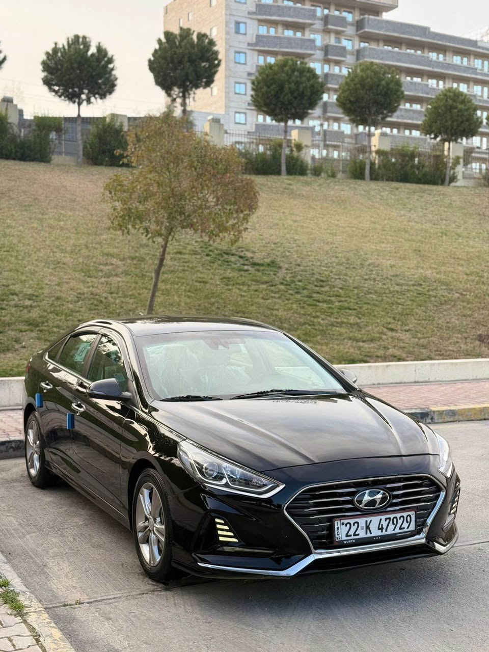 hyundai  sonata 2018

هۆندای سۆناتا مۆدێل  ٢٠١٨ 

فوول فول مواسەفات بەس سڵاید نییە 

مواسەفات : 
ناو سپی 
بەسمە 
درگا بەسمە 
برێک بەسمە 
ڕادار 
ڕاداری خەتی جادە 
ڕاداری ئاوێنە ناوچەی کوێر 
سوکان ڤۆلیۆم 
تەحدید سورعە 
شاشە گەورە 
ئەپڵ کار پلەی 
کامێرا 
حاسە 
کوشن کارەبا 
کوشن هیتەر 
ئۆتۆ هۆڵد 
٣ مۆدی لێ خوڕین ( ئیکۆ - نۆرماڵ - سپۆرت ) 
لایت لید و زینۆن و ئۆتۆ 

زۆر مواسەفاتی تر 

سەنەوی و ڕەقەی تازەیە تا ٢٠٣١ 
بە ناوی خۆمانەوەیە تەحویل و وەکالەت بە شەرت 
سەیارەکە زۆر تازەیە تەنها ١١٥ هەزار ڕۆشتووە 
مەکینەی نەکراوەتەوە بە شەرت 
مەکینە ٢.٤ دوش GDI مەرغوب 
بەس بۆنیدی بۆیاخە بێ ناوگرتن بە شەرت 
شانسی و بەتانە و سەرە دەبڵ بە شەرت 

نرخ : 135$ و معامەلەیەکی برایانە 

📞 0772 531 4474 
==============================

hyundai  sonata  2018  

هونداي سوناتا   
موديل ٢٠١٨
ماشي ١١٥
سنوي رقم هزة جديدة  ٢٠٣١
سيارة بي اسمي  بشرت تحويل وكالة نفس اليوم
سيارة بس بونت صبغ بدون دواخل 
محرك ٢٤
گير محرك بشرت  مامفتوح

فول مواصفات ما عدا فتحة
بةسمة 
رادار امامي
مرايات رادار 
خت شارع
كشن كهربا
كشن تدفية
تحكمات ستيرن
شاشة 
كاميرا
كار پلي
اوتو هولد 
سايد بريك بسمة
لايد ليد + زينون
بعد هواية مواصفات

مكان سيارة داخل سليمانية

📞 0772 531 4474 السليمانية, العراق
