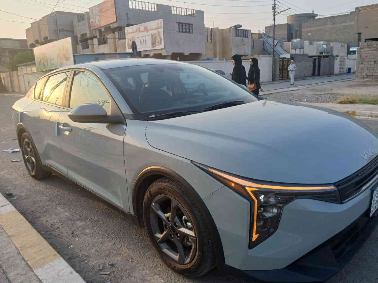 للبيع سياره كيا k4 موديل 25 ماشيه  7000مايل مشيها قليل تعتبر زيرو على وضع الشركة  ارغب لون  بيها مواصفات بصمت تشغيل بصمت ابواب تشغيل عن بعد صندوق ذكي اساير ترحيب رادارات اربع جهات توقف ذاتي اتو هولد انظمت قياده هندبريك دكمه محرك  2000دوش. نفس محرك التوسان  والسبورتج والالنتره   سيارة ضررها بسيط تبديل  باب الصندوق فقط لا شاصي ولا ايرباك  رقم اربيل . السعر ١٨٥ورقه  رقم الشاصي بالمنشور مكان السيارة الفلوجه   ***********
