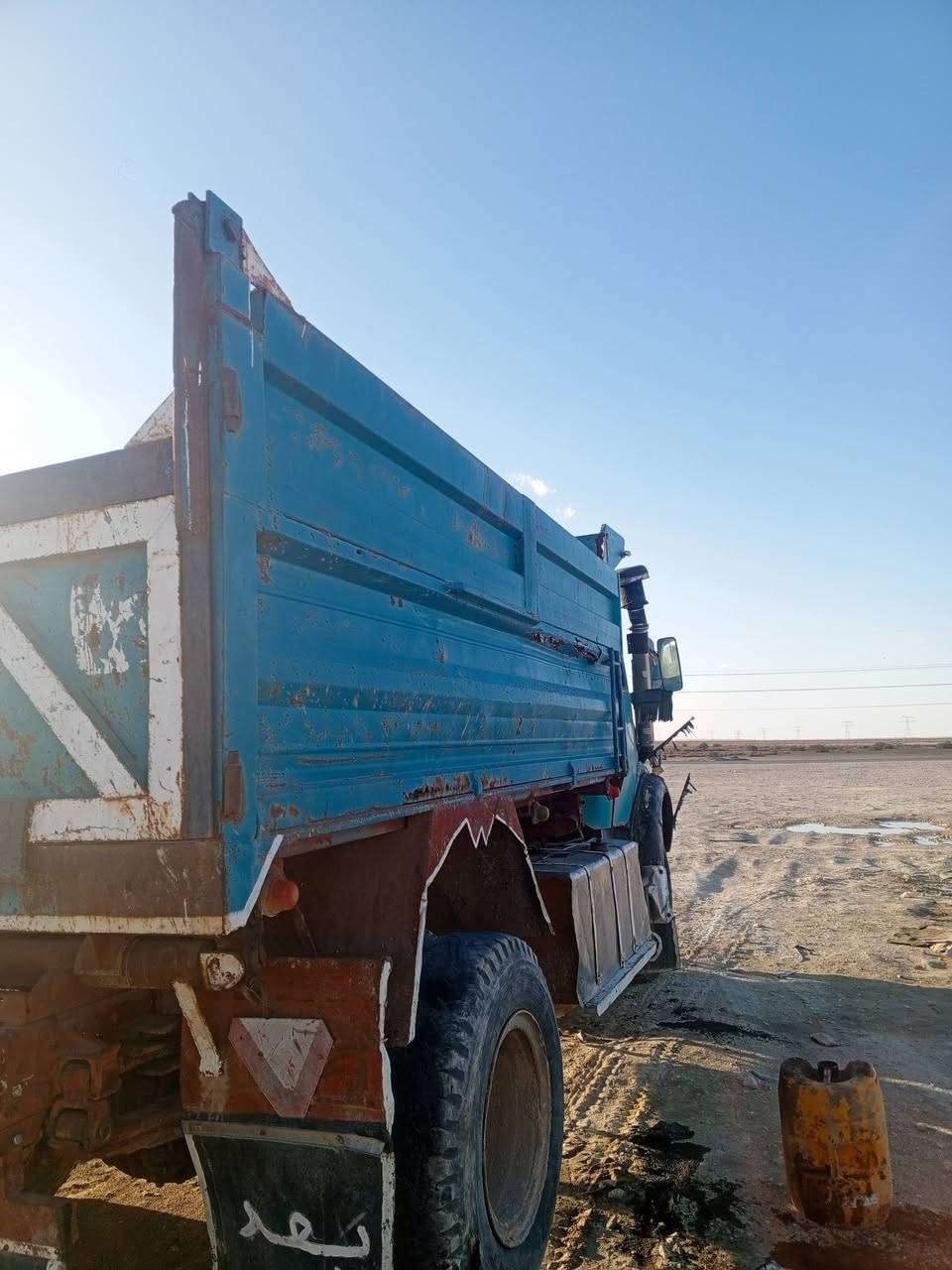 السلام عليكم 
ابردين للبيع موديل 75 قماره بلاديه
8طن محرك 82  كير اكسن شرط  تخم تاير 
***********
