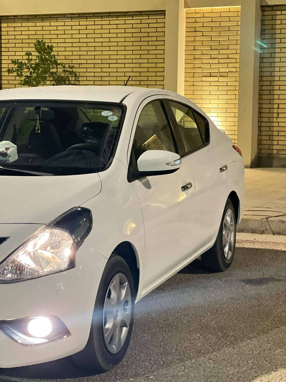 السلام عليكم/***********
للبيع فقط نيسان سني موديل 2024 مكفوله كفاله عامه بيها اصبعين بارد بل باب الخلفي كير مكينه حداديه تخم تاير زيرو سنويه لل 29 وكاله تحويل مضمونات 
السعر/117بيها مجال حك الجيه
للاستفسار/***********
