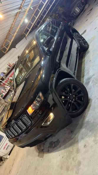 السلام عليكم
جيب 18 بلاك توب 
6 سلندر  فول مواصفات ماعدا الفتحه 
السياره كاسره بستم 🔴
170 مكان بغداد البياع 
***********
