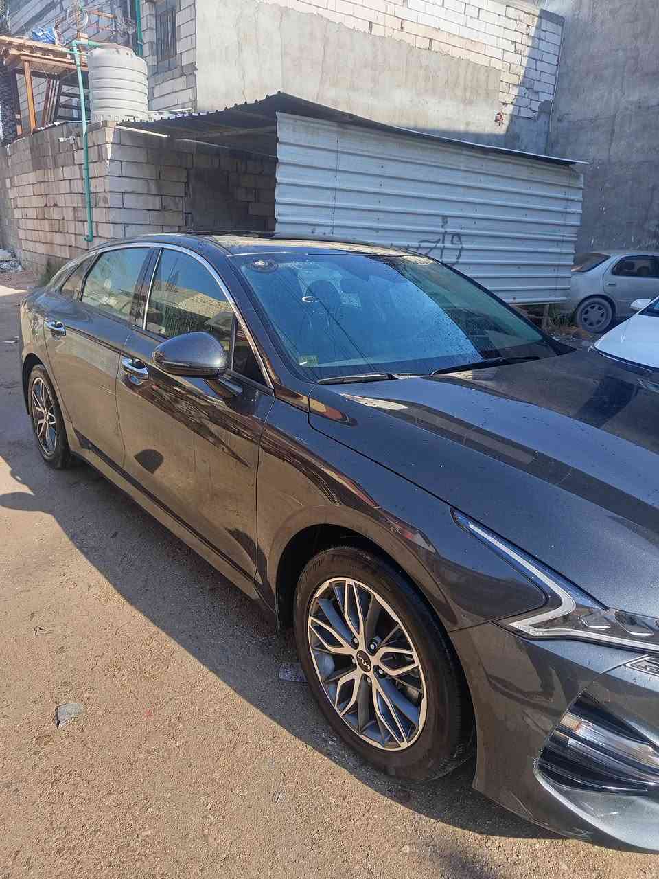 من رخصت الادمن
كي 5مديل 2023 

وارد كوري مكينه 2000 غاز خط واحد بلاد 

فول مواصفات ماعده بنوراما 

تدفئه وتبريد مقاعد ثنينهن تدفئه ستيرن تبريد بيانو منفصل 

تشغيل بصمه وتشغيل عن بعد 

شاشه كبيره  لايتات زنون بلاد 

كرسي سائق كهرباء 

مسوي هزه بس باقي صك الرقم مادافعه 

بيع قطعتين صبغ 
ماشيه 16الف كيلو

اريدها 185وبيه مجال 
مكان البصرة 
***********
