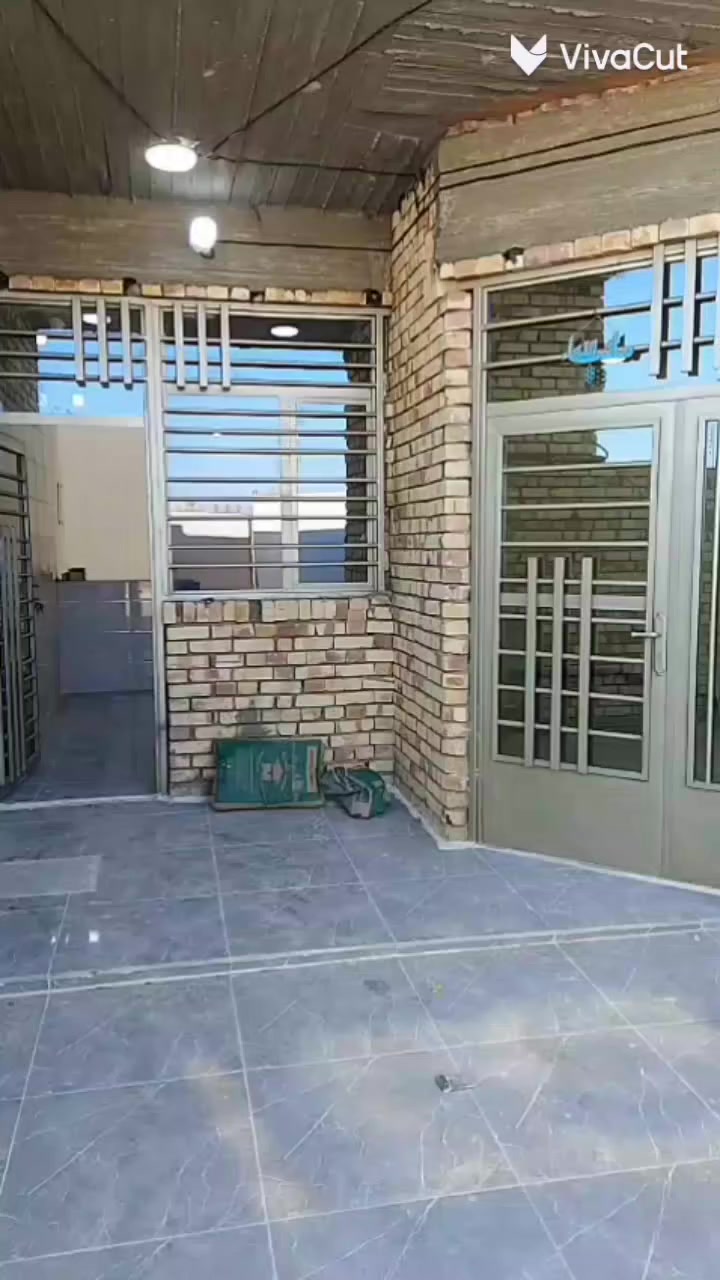 بيت للبيع بالقماليه مساحه 125 واجهة 625والنزال 20 بيت مطلوب على قرض الاسكان 
بيت حديث بناء 26 
***********
