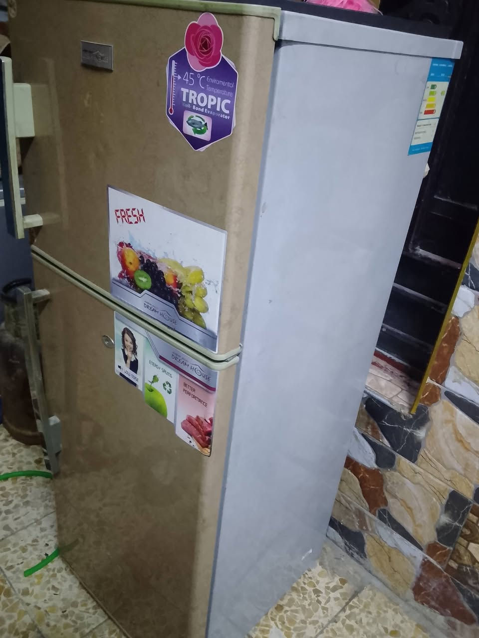لاجه للبيع عاطله في الكرخ نظيفه كلس ***********
