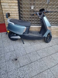 دراجه شحن • نضيفه • بدها بطاريه