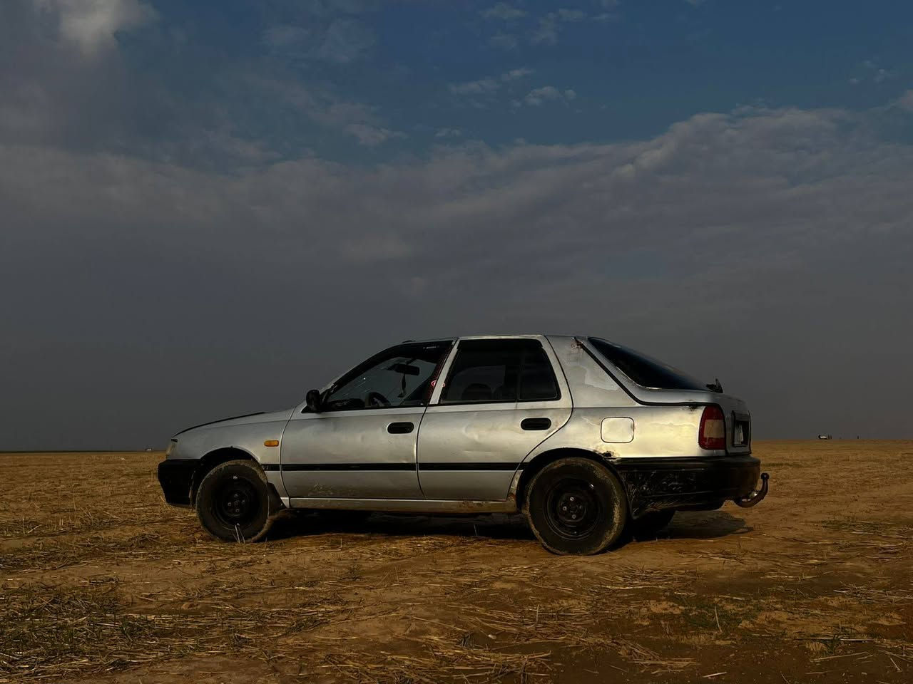 السلام عليكم   للبيع نيسان  صني  مراوس    بصني جنطه   كير محرك  شرط صدر جديد تواير جدد    شرط التحويل
***********
