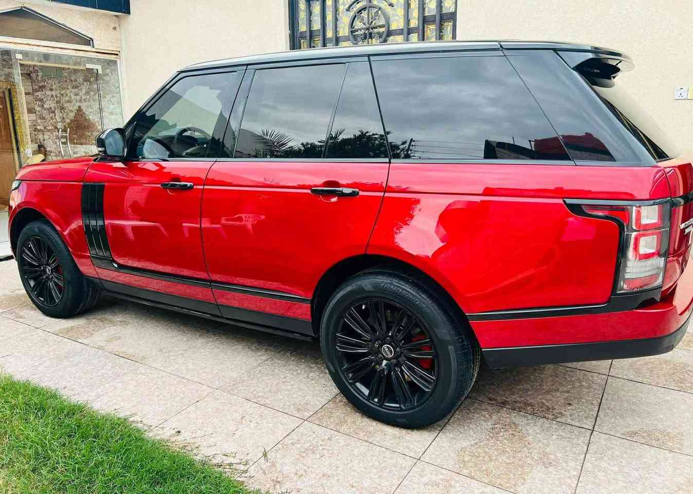 رانج روفر موديل 2013  محرك  جديد ديزززززل 8 سلندر
ماشيه 100 الف  

السيارة جداً نظيفة 

العنوان البصرة 
***********
