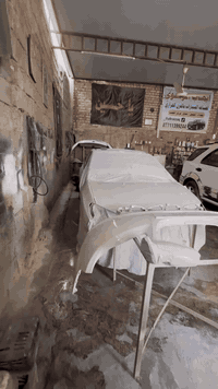 ايهاب الموسوي لصباغة السيارات بغداد المشتل مجاور مركز الملعب  ٠٧٧١١٣٩٩...