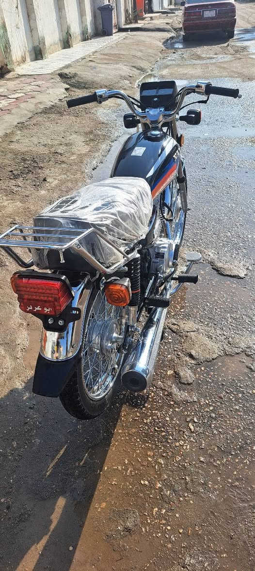 نامه موديل2027دراجه ماشيه 100كيلو كفاله عامه االسعر 725المكان الحمزه الغربي 
***********
