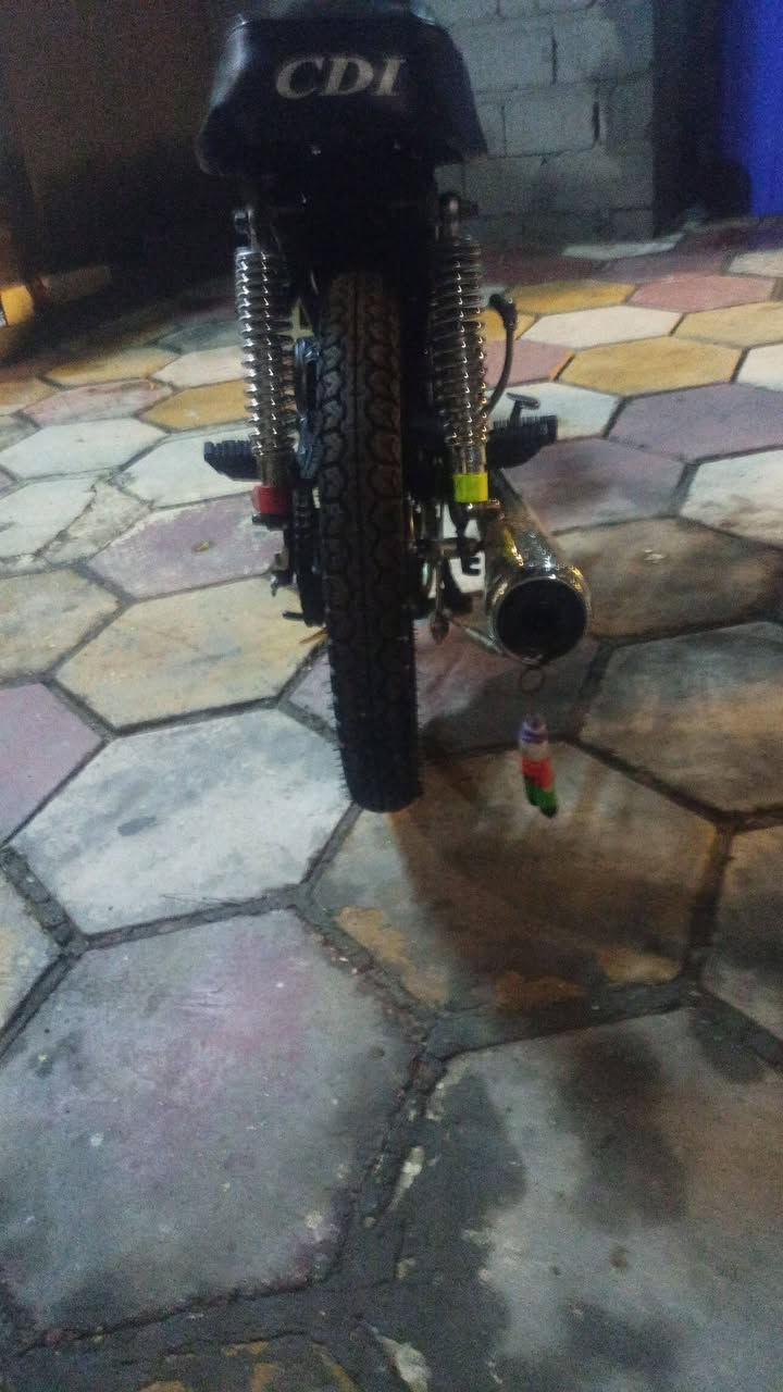 سلام عليكم اخوان دراجه ايراني نامه بس مكينه برفاز مكينه جديده صارلهه شهر ونص من شاده وحته ما طالع بيه يعني بعده ما ساحكه ودراجه نضيفه كله ستوه معمره سعر 450 ودراجه ادوات ادوات ادوات مكاني لبصره لقبله وهاذ رغمي متواجد 24 ساعه *********** لمو شراي لا يراسل
