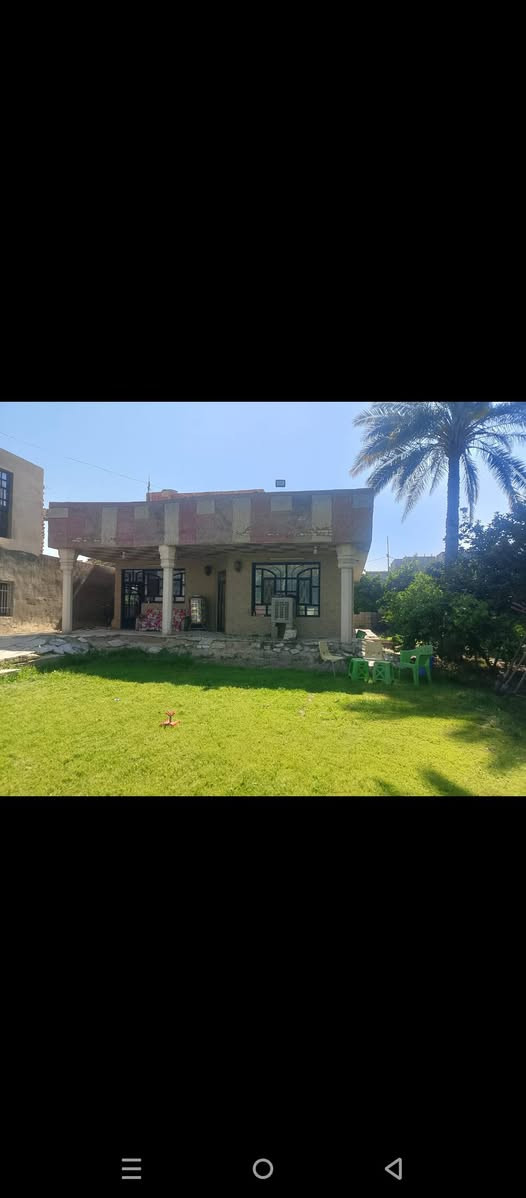 السلام عليكم بيت للبيع مساحه 800 طابقين ثلاث غرف نوم استقبال مطبخ صحيات تحويل باسم المشتري الراشدية قرب جامع خاتم الانبياء والمرسلين ***********
