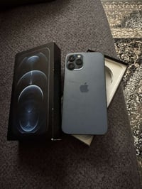 ايفون 12 برو ماكس • ٢٥٦ • كاميرا زوم تهتز