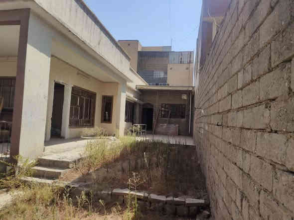 السلام عليكم بيت حسبه ارض المساحه 360 مالك صرف حي اليرموك قريب على المنتزه السعر المتر 700 /***********
