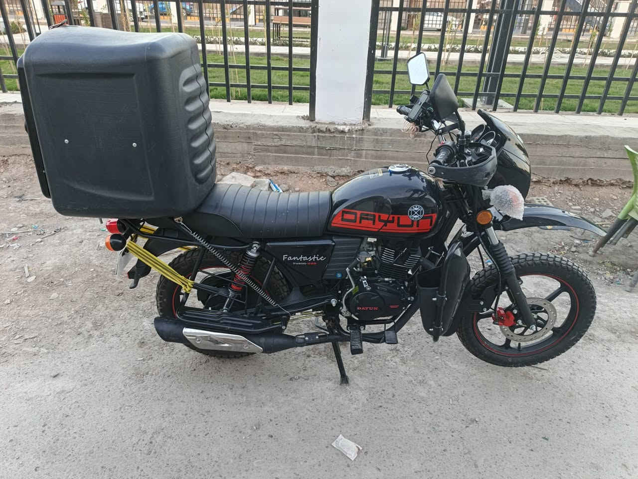 السلام عليكم دراجه ديوان للبيع٢٠٢٥ كهربائيات كلهه شغاله مكينه اسبانه ما بممدود عليهه  دهي زيرو صارلهه شهرين من منزلهه رقم أربيل إنكليزي المكان بغداد المحموديه السعر مليونين و٩٠٠ وبيهه مجال *********** ***********
