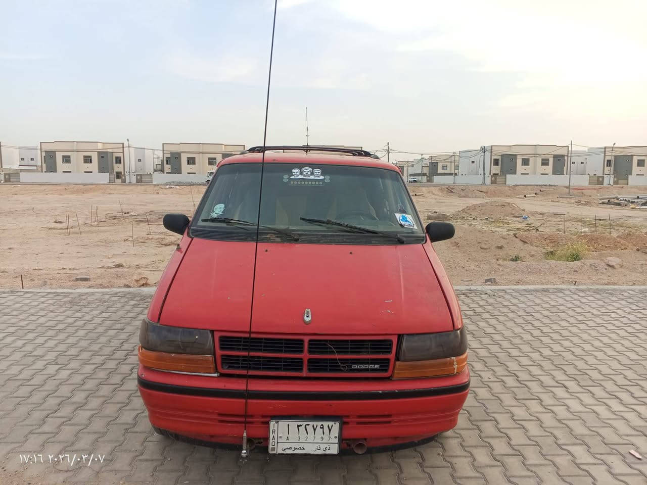 شوفر ليت كرفان.. موديل 1991.. كير ومحرك كرونة 2000 السعر 30 مكان نجف ***********
