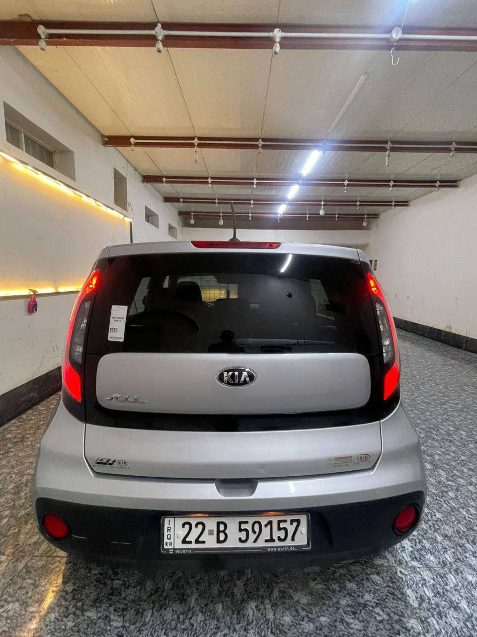 السلام عليكم ورحمه الله وبركاته
للبيع كيا صول 2017 
رقم شمالي اربيل رقم وهزة وسنوية جدد 
وارد امريكي كفاله حادثه دعامية امامية فقط ومبدله وكاله اصلية نفس لون 
مكينه ١٦٠٠ جديده مامفتوحه 
كير وضع شركه 
حدادية ٨٠٪ 
سيارة جدا جديده واستعمال شخصي
زوج تاير جديد
سبير وعدة ما ملعوب بيها 
سيارة نضافتها ١٠٠٪ 
ومابيها نقص 
مكانه بابل مسيب سعر 118 وبيها مجال للشراي للستفسار اكثر اتصل ***********
