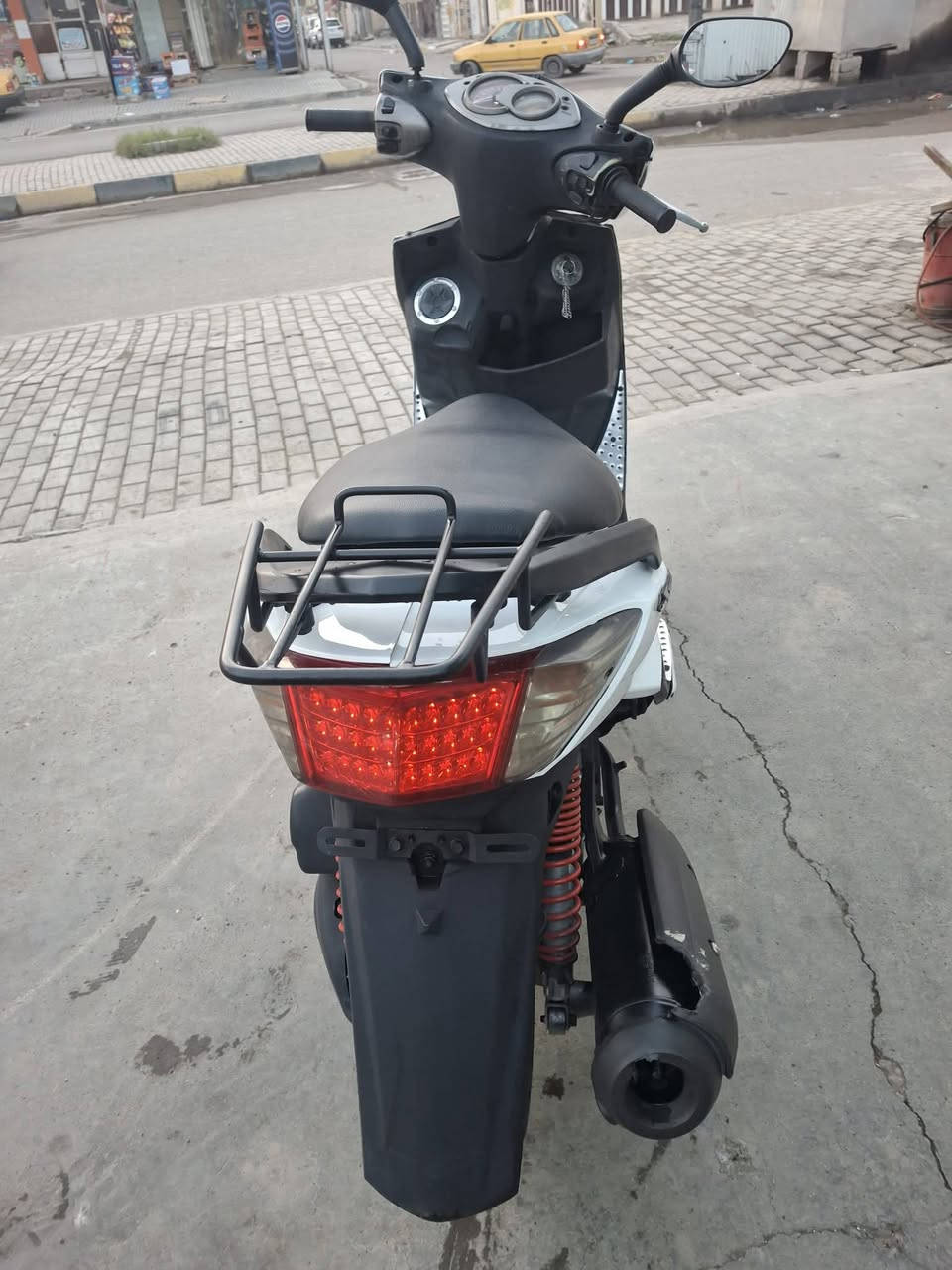 سلام عليكم دراجه سكنس فحل نوزل خطين دراجه خير من الله مال جناي وهاي نضافه كدام العين أي نقص ماكو وبيها منفيس مكاتبه وبلعافية على إلي أخذها سعرها (850$) *********** واتساب
