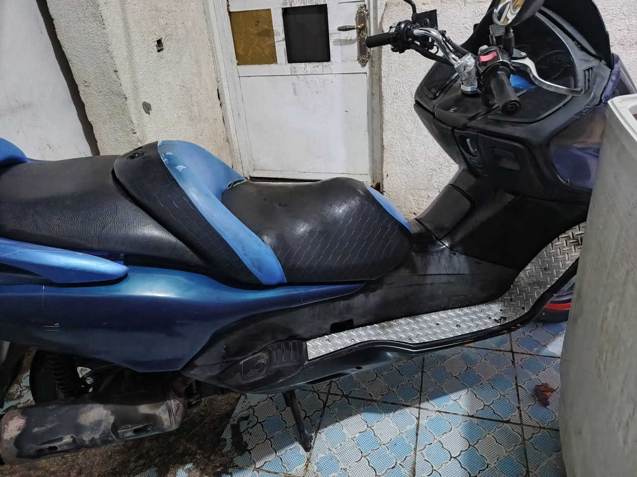 بانالسلام عليكم فورزه 08 دراجه حماوه جوه نص دهن امزويل كامله للخير نقص بيه كلج الامامي تعبان فقط ( ملاحظة مراوس بجيتي ار فقط) ***********مكاني بغداد
