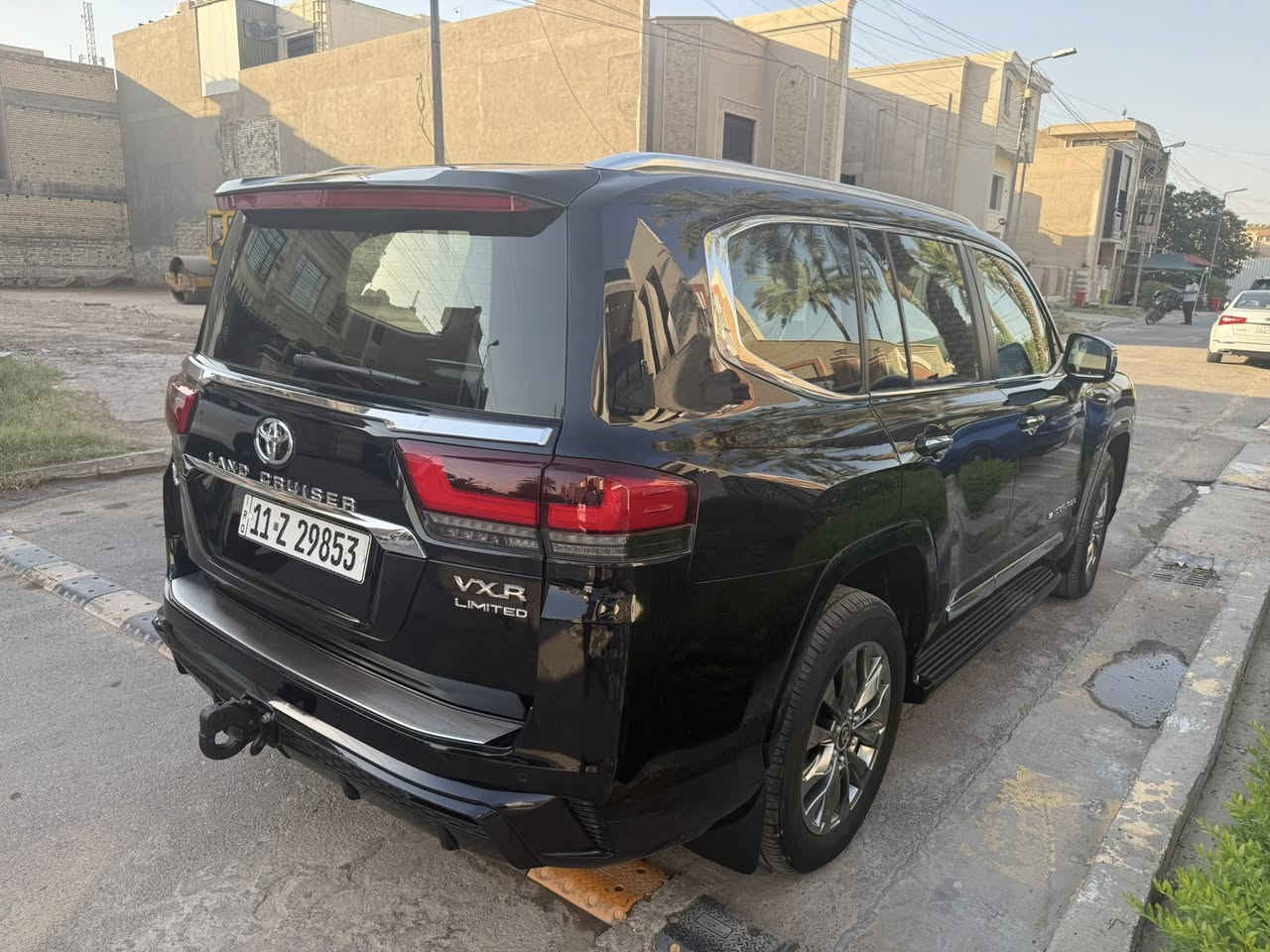 لاندكروز 2024بريم اصلvxrلمتدTwlN 3500  TuRBo اعلامواصفات مكفوله ماشيه26000kmالسعر86500$مكان السياره زيونه الاتصال***********
