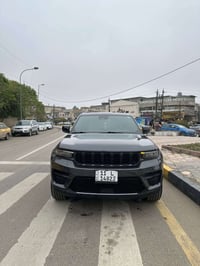 جيب 2023 كراند شيروكي وارد امريكا اللون رصاصي غير محدد   ماشيه 64 الف ...