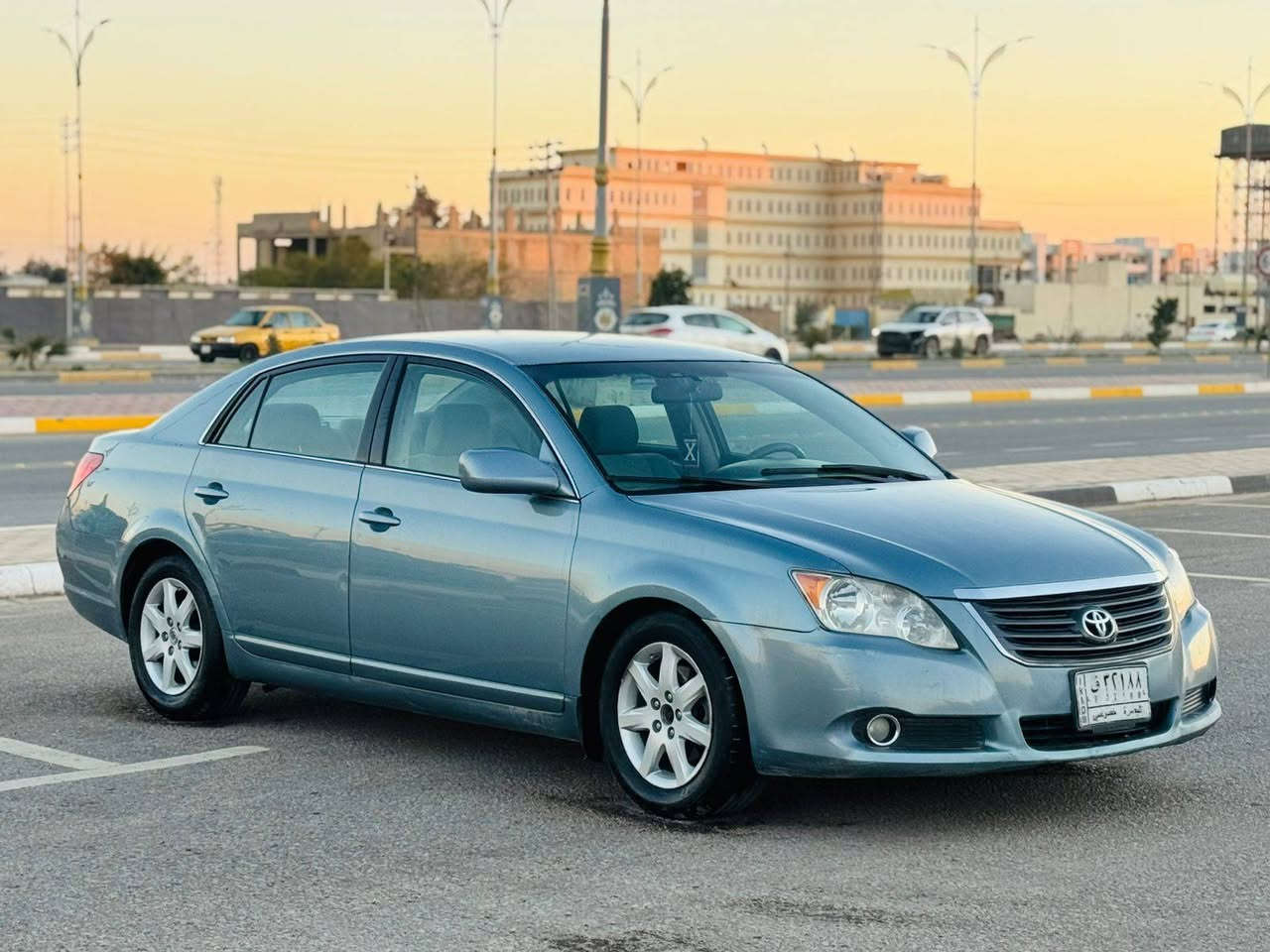 سلام عليكم 
تيوتا افلون موديل 2008 وارد امريكي مكفوله كفاله عامة  بس قطعة وحده اثر جرود كشن كهربائي كامره خلفية قطعتين تبريد مثبت سرعه وحساس امامي وخلفي مكينه 6سلندر حداديه تختم تاير سنويه  ل2027
المكان كربلاء *********** ناصرية, ذي قار
