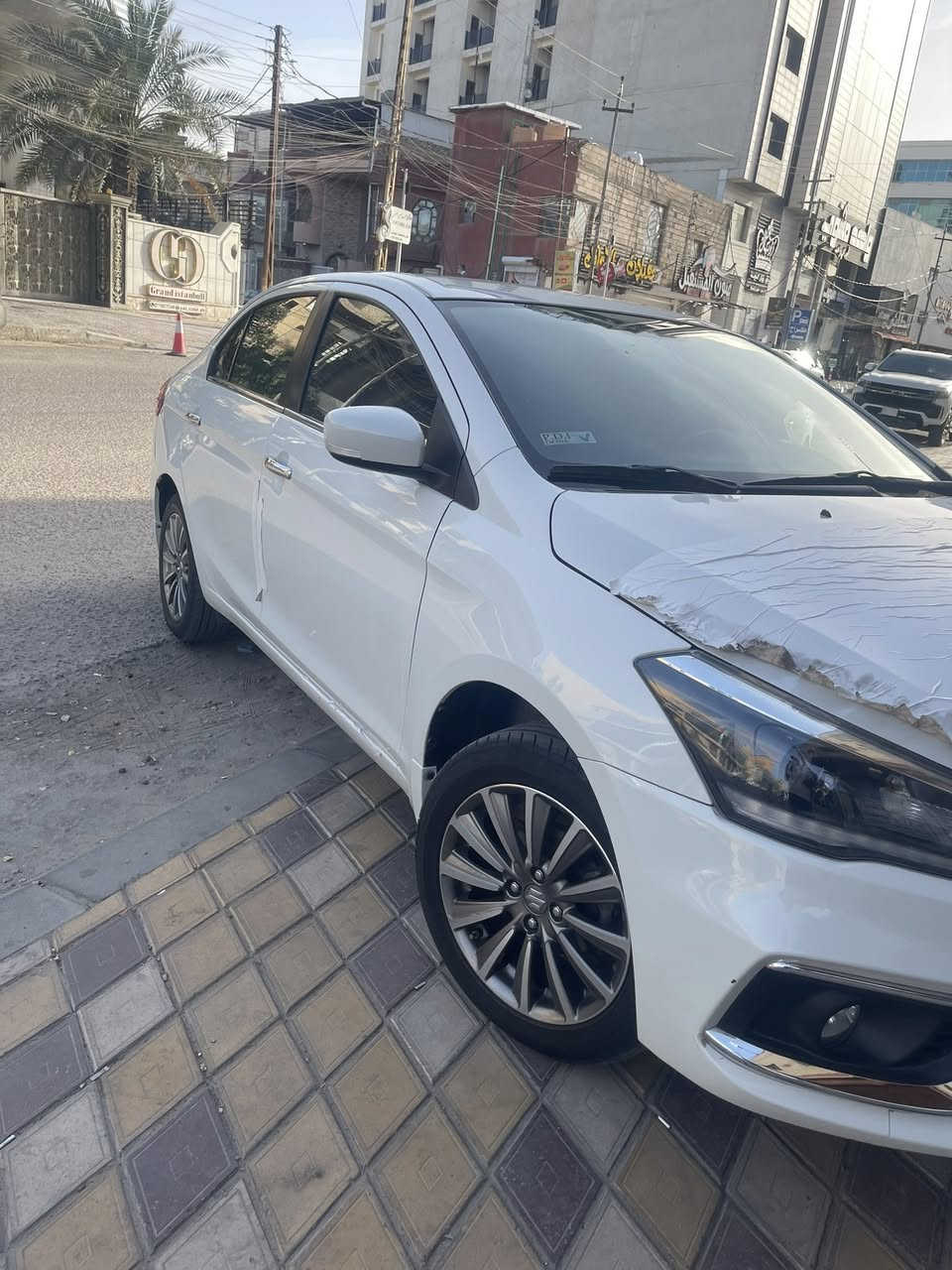 للبيع سازوكي ( سياز ) موديل 2023
المواصفات ✅
بصمة تشغيل
بصمة ابواب
تحكم ستيرن 
كروز سرعة 
كشنات جلد 
حساسات
قطعتين تبريد 
مري شفط كهرباء  + اشاير بالمري 
لد امامي 
ويل كب كروم 
سبير ما نازل
باتري جديد 
 
 
السيارة مكفولة جديدة ماعدا بارد بلجاملغ الامامي ع كد اصبعين  
رقم اربيل تريد وكالة او تحويل بلي يعجبك 
 
السعر ١٣٥وبيها مجال  والسيارة بلواقع احلة هواي من الصور 
***********
