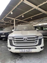 يتوفر لاندكروز   ضمان شركة ساز موديل 2025 معرض خيرات بغداد المركزي بغد...