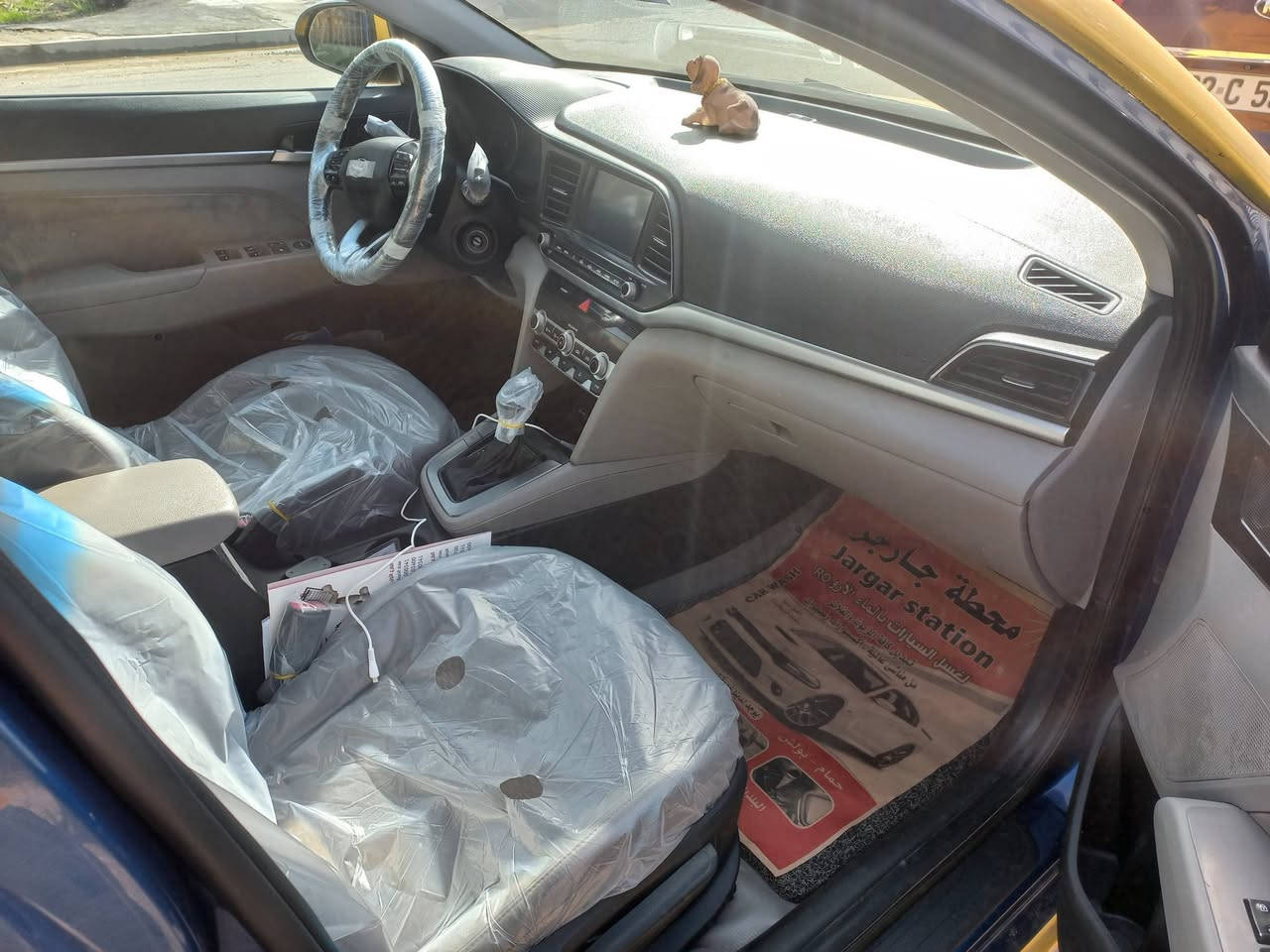 ***********
حادثه ربع البنيد بدون تبديل 
السياره ليبل واحد والسونار موضح كلشي 
نص فول معروفه مواصفاتهة 
مكينه جديده وصل الضمان موجود 
كير AT المرغوب فقط الكيس مفتوح بدلت دهن 
السياره صبغه اولى
تخم تاير جديد 
صدر جديد 
غرفته جديده 
ماشيه 145
رقم بغداد شرط التحويل 
السعر 142 وبيه مجال كلش بسيط
مكاني بغداد البلديات 
***********
