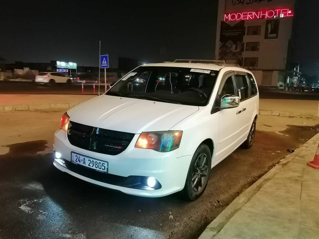 للبيع دوج كرفان ٢٠١٤ RT فول مواصفات تخم تاير حجم ١٧ وبل كب اسود باتري جديد محرك وكير جدد مال كصه ٢٠١٩ تبريد ثلج حماوه نص بعز الصيف مروحه اضافيه داخل اسود ملكي كشنات منفصله جلد تدفئه بل كشنات ولستيرن بردات بلاديه فرس بل سقف فرس ارضى مع نشره بلديه تحكم ستيرن جهتين تدفئه وبل مري تبريد بيانو منضومه زنون شاشه عطلات كتلوك الشركه بعده بيها رقم دهوك جديد بسمي شرط التحويل ضررها الباب وره السياق طخه بصيطه سونار بيها بوب كهرباء صندوق كهرباء تشغيل عن بعد
السياره بيها منضومة غاز 
السعر ١٥٨ 
العنوان بغداد الاعضمية 
***********
