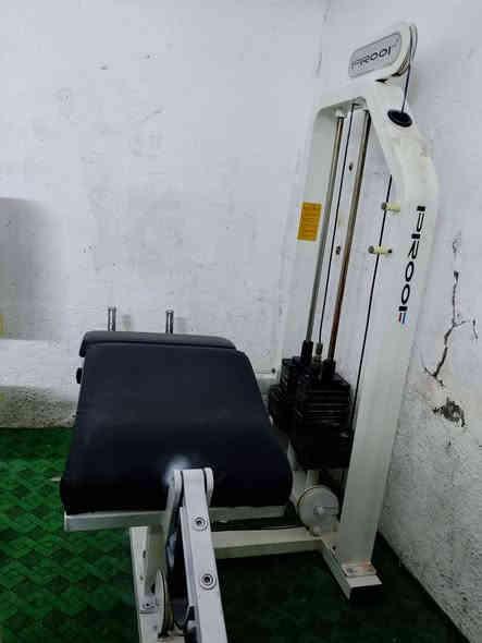 السلام عليكم سمث بي اسلاك سيقان أمامي سيقان خلفي سحب امامي مسطبه متحركه مصطبه مستوي أقراص دنبلصات متوازي شفتات سيت قبضات للبيع العنوان ناصرية ***********
