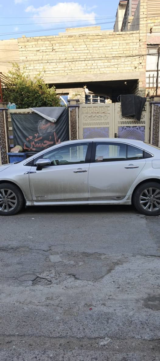 السلام عليكم 
كورلا ساز موديل 23رقم اربيل باسمي 
بيها بارد كلش قليل بلهلال الخلفي كد اربع اصابع والباقي مكفول 
السعر 177وبيها مجال 
العنوان بغداد الدورة ***********
اعتذر السياره تكرمون وسخه  بسبب المطر
