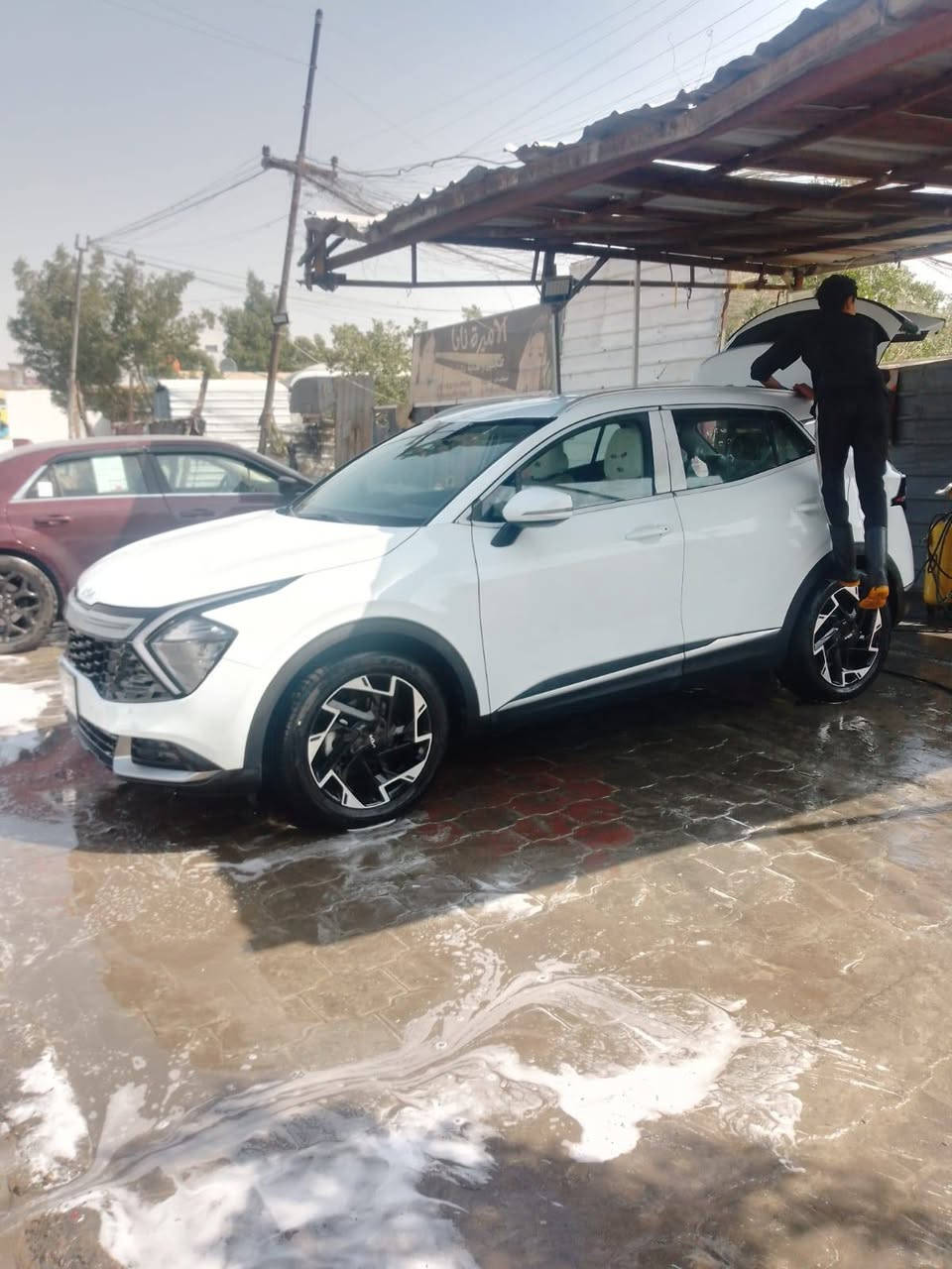 سلام عليكم سبورتج ٢٠٢٤ للبيع لون ابيض رقم بغداد ماشية فقط ٣٥٠٠ كم فول قمارة حديد ضمان الدولية ويل كب حجم ١٩ اوتو هولد تشغيل عن بعد وحساس اطارات لد امامي واشارة ترحيب كراسي الامامية كهرباء تدفئة مقود والمقاعد الامامية ونزول منحدرات وحساس امامي وخلفي تبريد امامي وخلفي لد مسطرة بشباك الامامي الصندوق ليس كهرباء اريل نفكيشن انظمة قيادة وصاحب السيارة من سكن بغداد السعر المطلوب ٢٣٠ ورقة وبيها مجال للشراي للاستفسار الاتصال على الرقم ***********  وليس المراسلة انا مكلف بالنشر فقط
