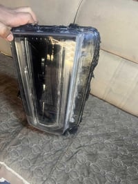 لايت جمسي اكاديا شغال بي تصليح  سعر 100  07704535126