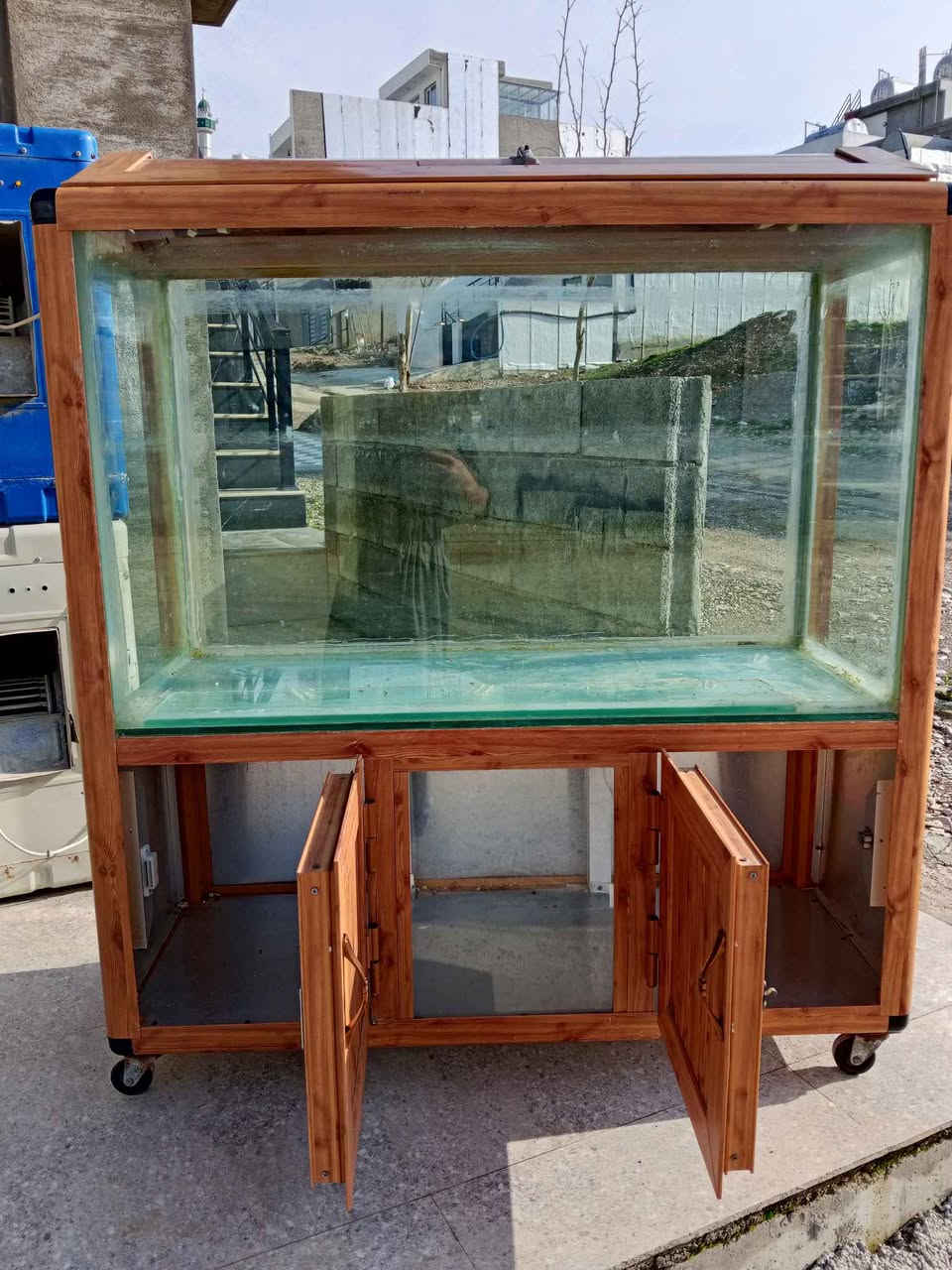 ئەم حەوزی ماسیە بۆفرۆشتن ئەلەمنیۆمە شوشەشەی 10ملیمە بەرزی 140سانتیمە پانی 120 سانتیمە قووڵی 45 سانتیمە نرخ 120هەزار سلیمانی السليمانية, العراق


**إذا كنت صاحب هذا الإعلان وتريد حذفه لأي سبب، رجاءا أرسل رسالة إلى الدعم الفني**