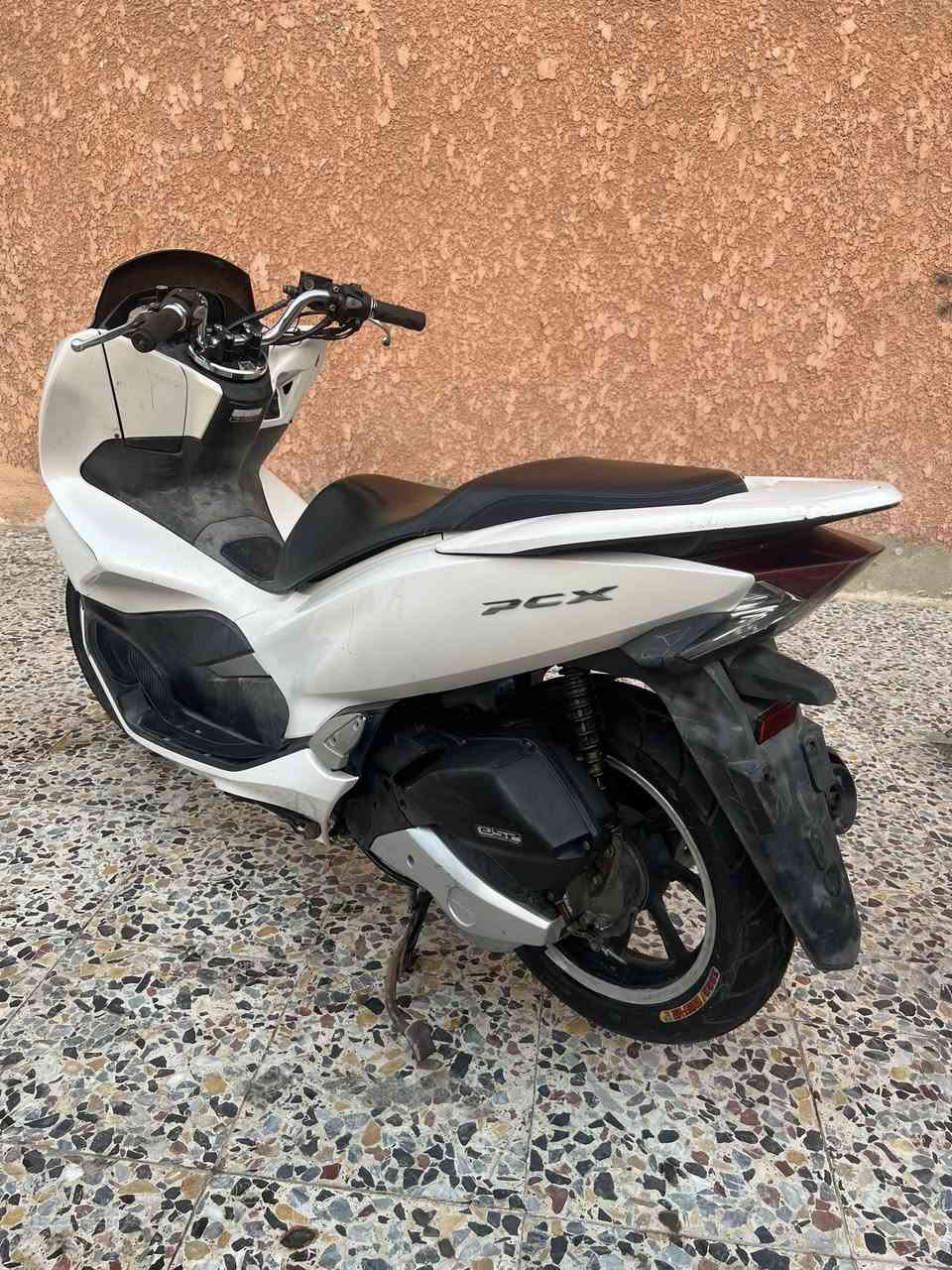 دراجة PCX جيل الثالث  مكفولة كفالة عامة  كوري  السعر 12  مكان بغداد الشعب  للاستفسار ***********
