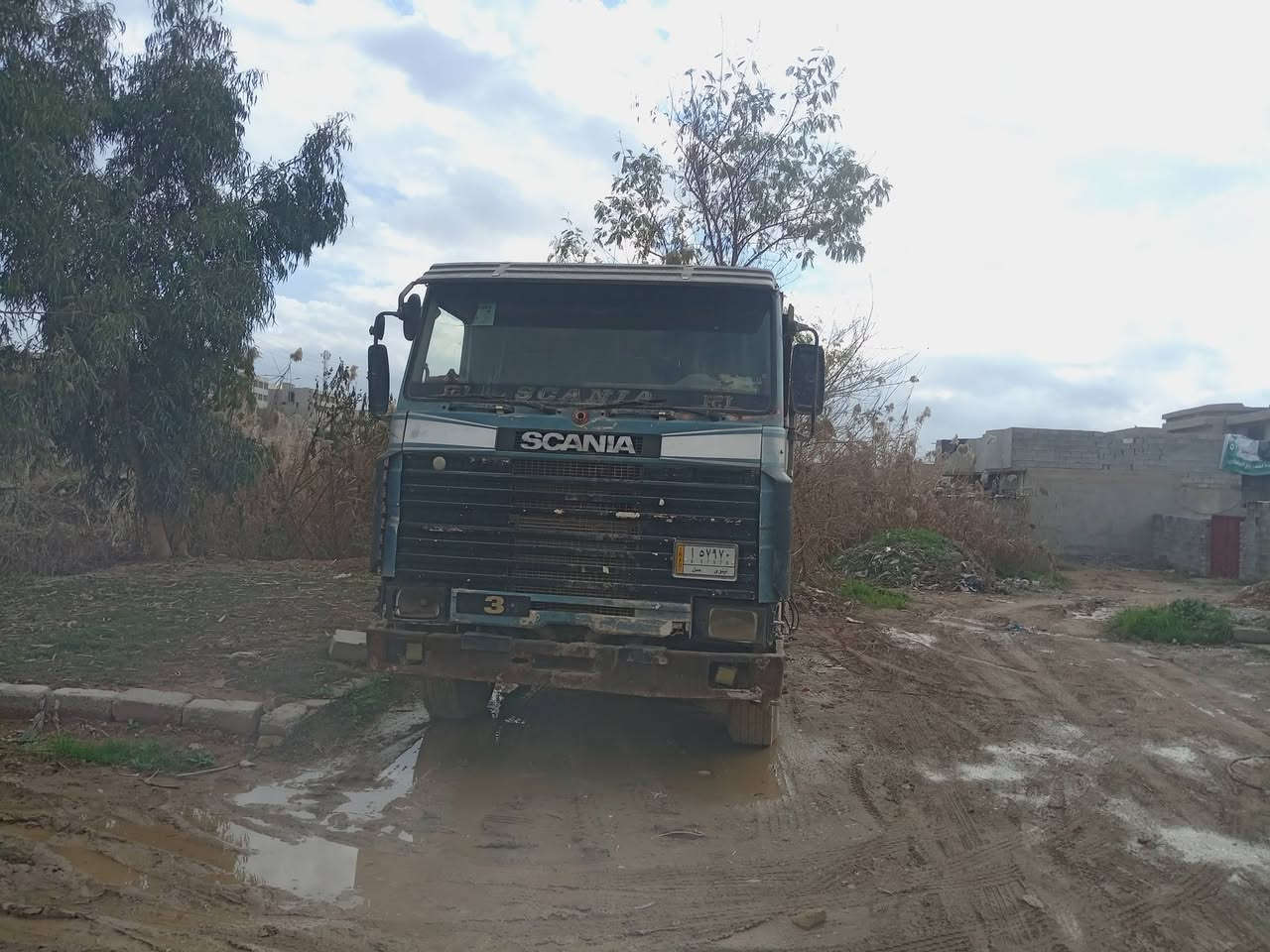 للبيع سكانيا 112ونص سياره جاهز جوه الشغل رقم نينوئ ألماني سنكل عظله السعر 115 بيها مجال مكان السياره موصل جانب الأيمن مشيرفه ***********
