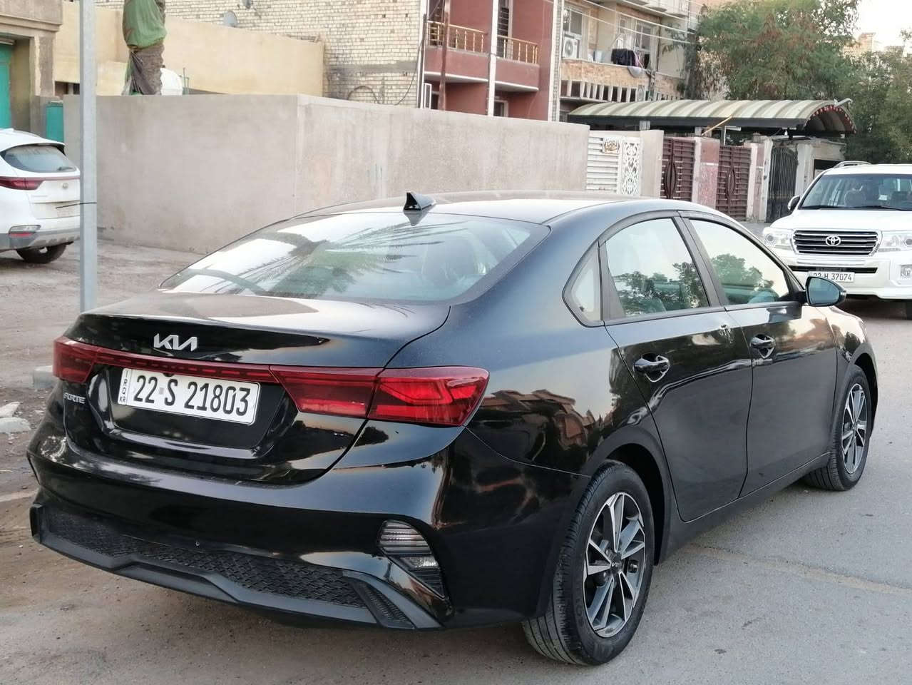 ***********
رايدهة ب ١٣٧ ورقة 
كيا فورتي ٢٠٢٣ وارد أمريكي
محرك ٢٠٠٠ دوش لوووك
ماشية ٣٥ الف
شاشة كبيره،، كاميرا دواره 
ويل كب دعاية 
رادارات جانبية
رادار امامي توقف ذاتي
نظام قيادة آلية تحديد مسار
حادثهة بنص البنيد شاصي لغد مكفول وبيهة صبغ باب الي بصف السايق أرقام وسنوية جدد باسمنة السيارة تحويل مباشر بغداد, العراق
