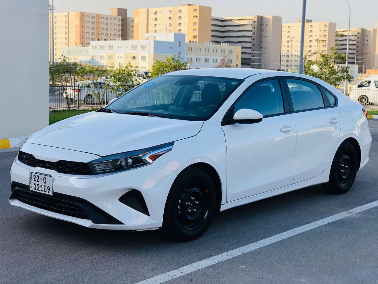 السلام عليكم 
كيا فورتي للبيع فقط بدون مراوس 
موديل 23 
ماشيه 35 الف ميل 
بأسمي تحويل فقط 
رقم اربيل 
محرك 2000 دوش 
موصفات اعتياديه  
حادثه موضح بلمنشور 
نظافه 100% 
مكان السياره بغداد الكرخ
السعر 159وبيه مجال بسيط 
*********** واتساب
***********
